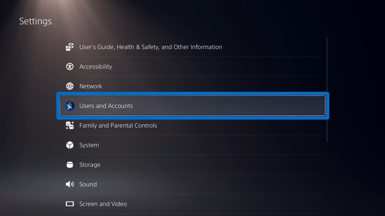 Menu de definições da PS5 com Utilizadores e contas destacado